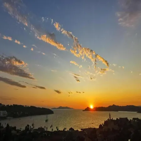 아파트 Courtyard In Town *