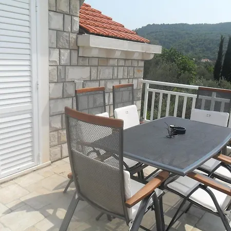 Courtyard In Town 아파트