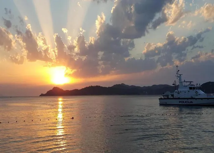 Courtyard In Town Apartman *